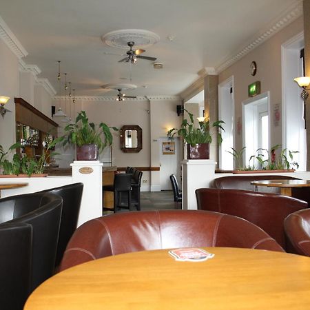 Uno Hotel Thames Maidenhead Bagian luar foto