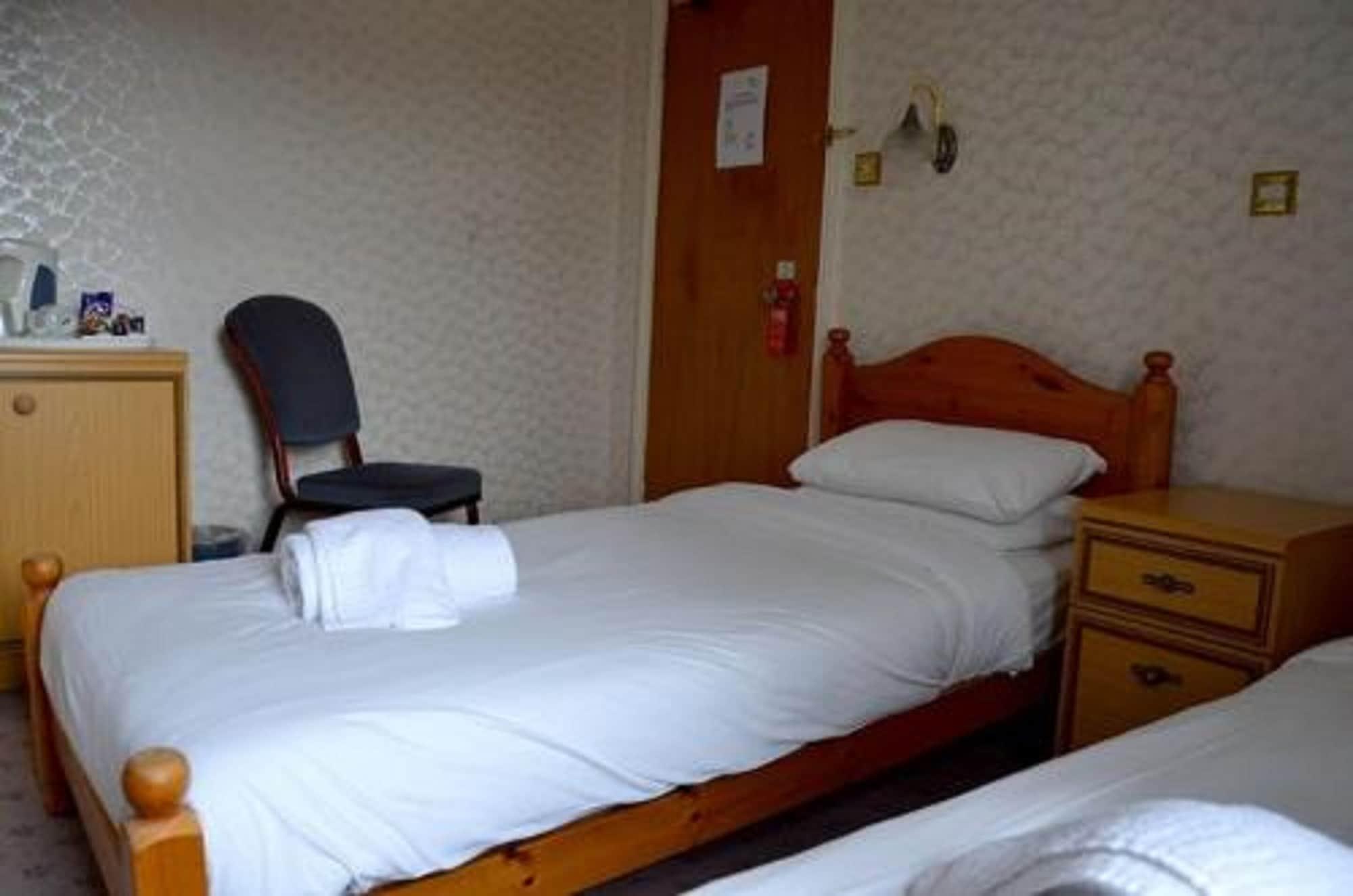 Uno Hotel Thames Maidenhead Bagian luar foto