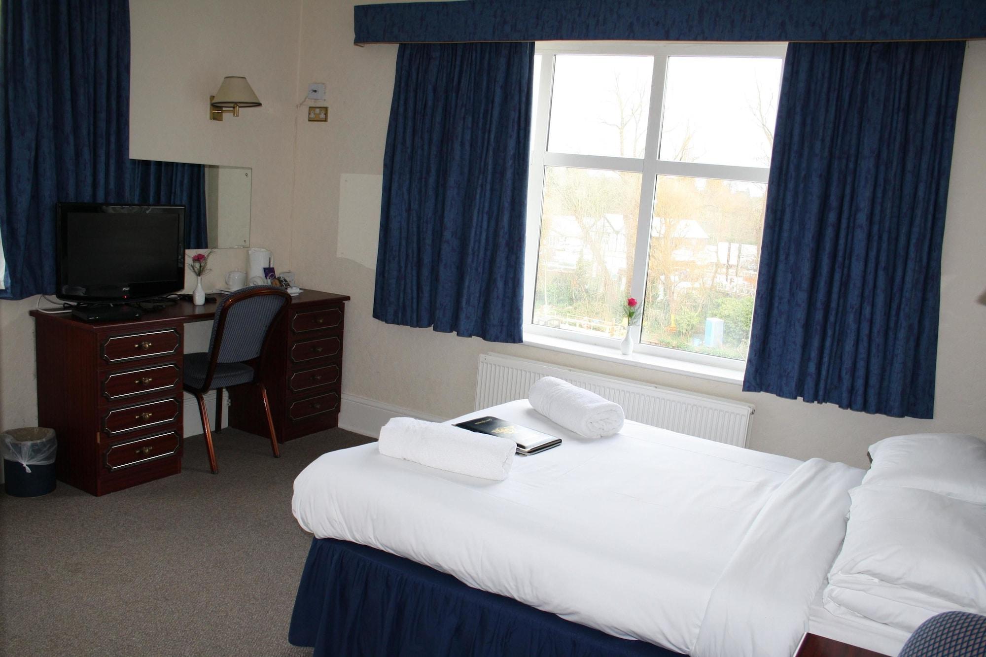 Uno Hotel Thames Maidenhead Bagian luar foto