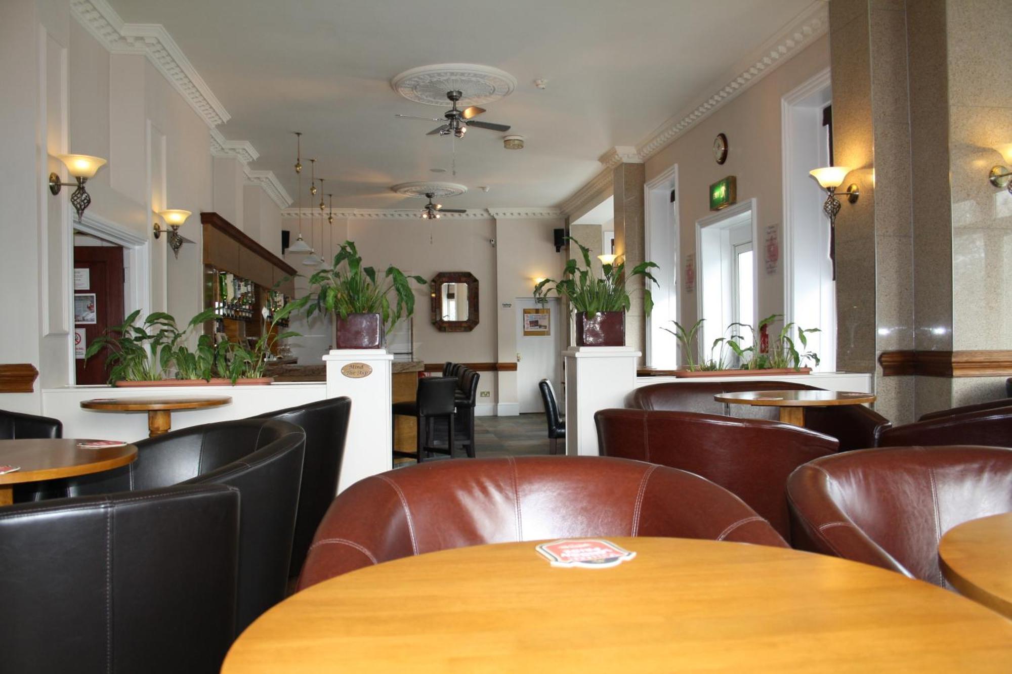 Uno Hotel Thames Maidenhead Bagian luar foto