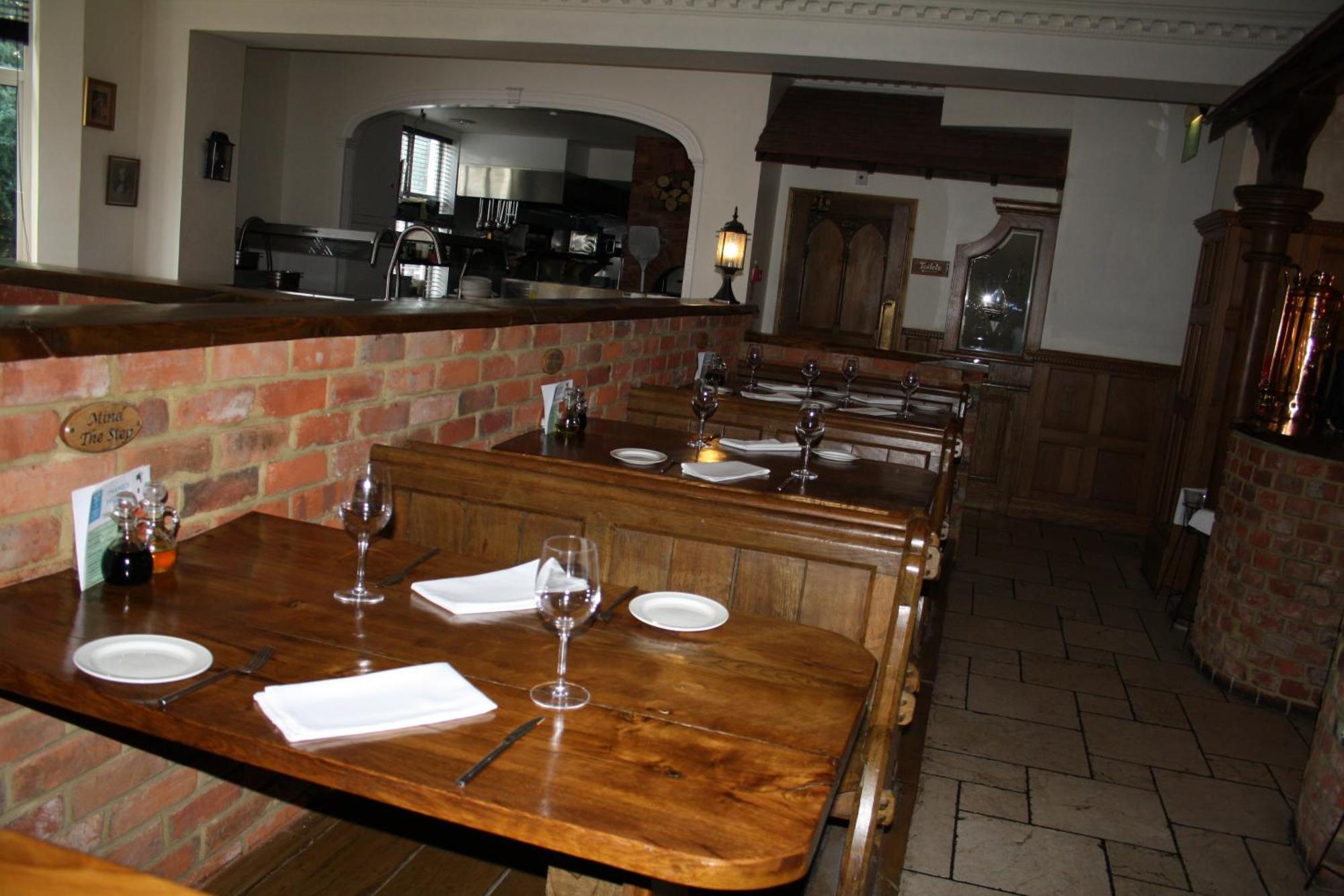 Uno Hotel Thames Maidenhead Bagian luar foto